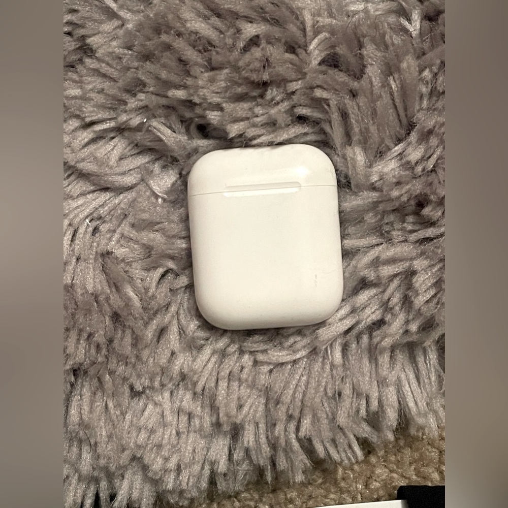 1st generation AirPod (CASE)